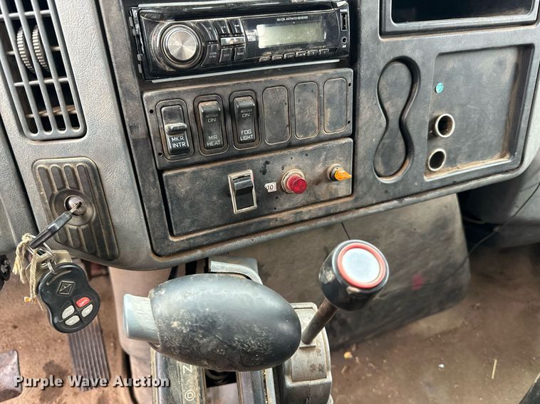 image for item LO9482 2003 International  4300 dump flatbed truck