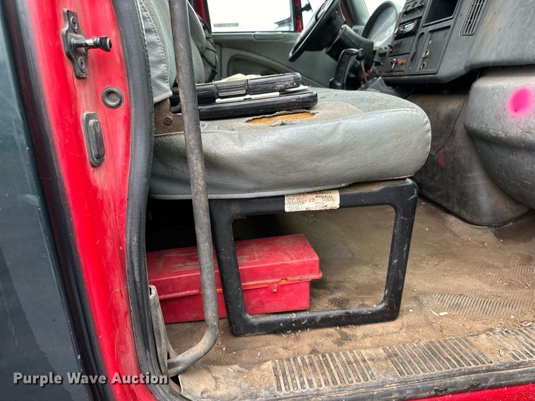 image for item LO9482 2003 International  4300 dump flatbed truck