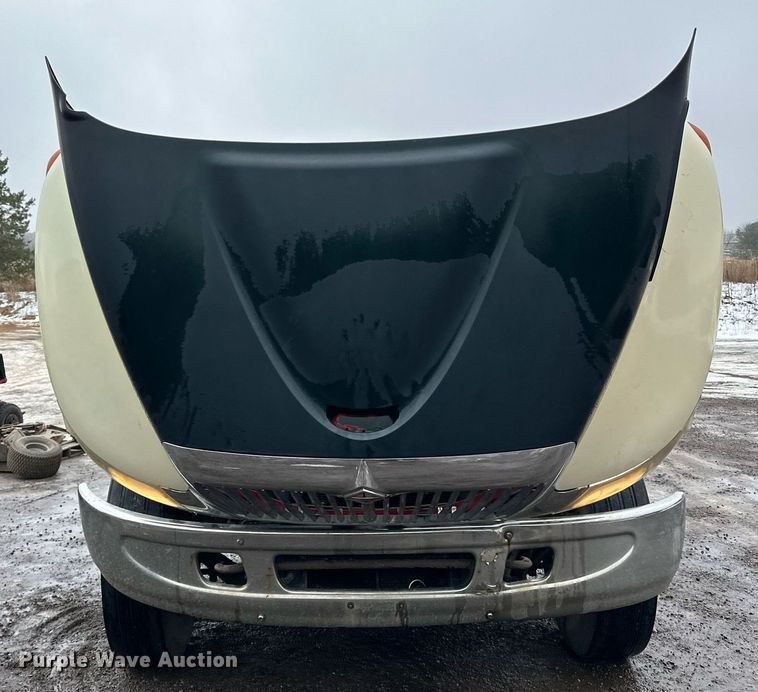 image for item LO9482 2003 International  4300 dump flatbed truck