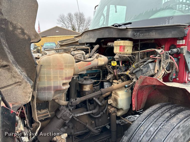 image for item LO9482 2003 International  4300 dump flatbed truck