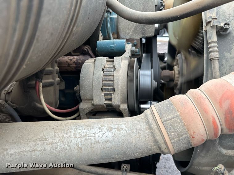 image for item LO9482 2003 International  4300 dump flatbed truck