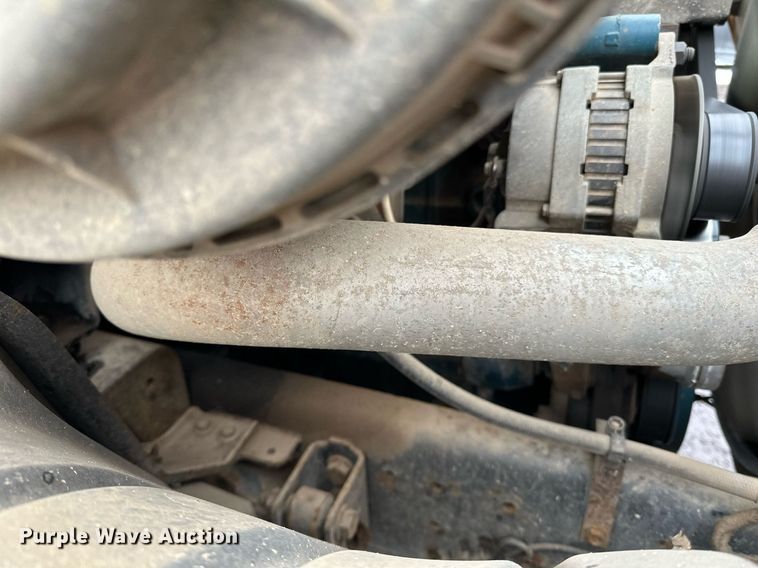 image for item LO9482 2003 International  4300 dump flatbed truck