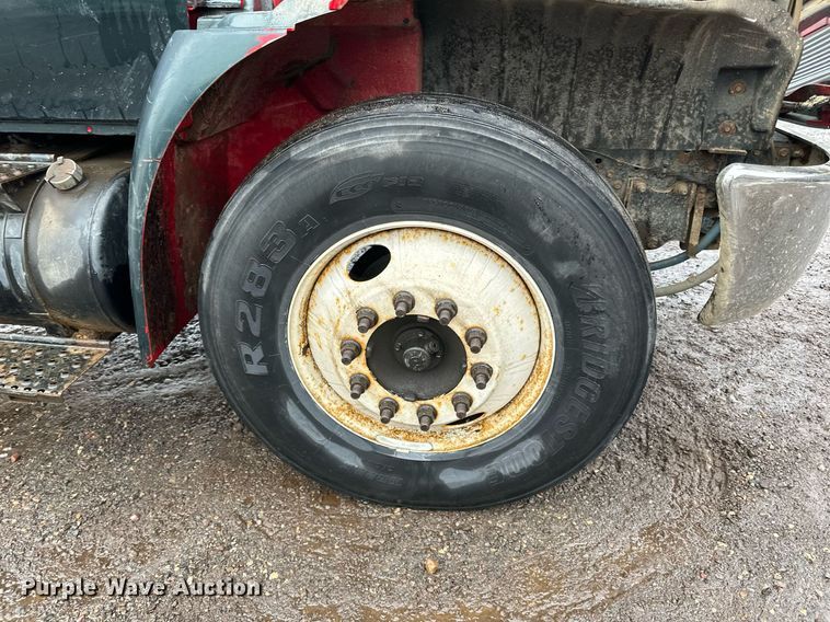 image for item LO9482 2003 International  4300 dump flatbed truck