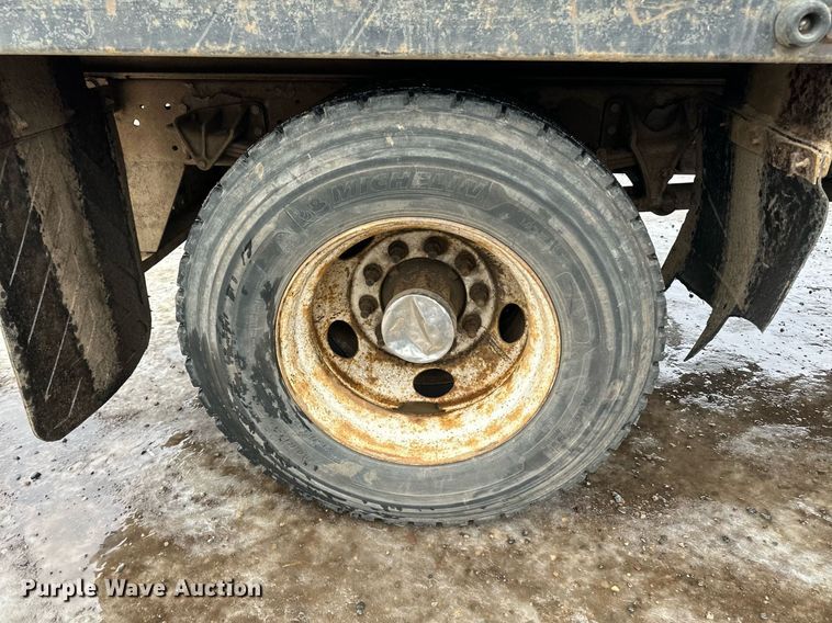 image for item LO9482 2003 International  4300 dump flatbed truck