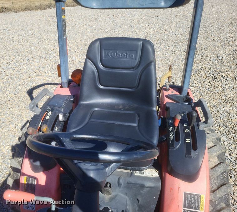 image for item MI9924 Kubota B2320 MFWD tractor