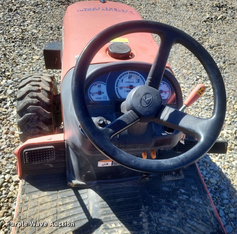 image for item MI9924 Kubota B2320 MFWD tractor