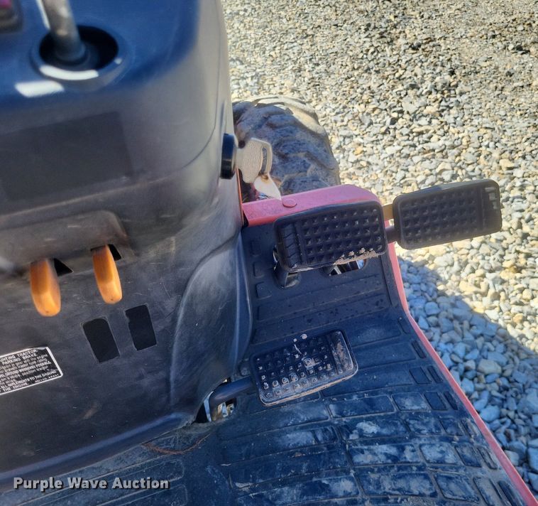 image for item MI9924 Kubota B2320 MFWD tractor