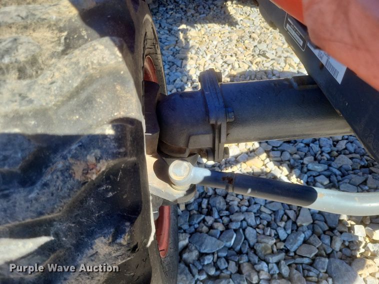 image for item MI9924 Kubota B2320 MFWD tractor