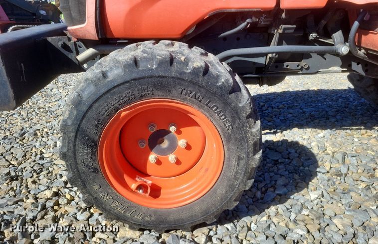 image for item MI9924 Kubota B2320 MFWD tractor