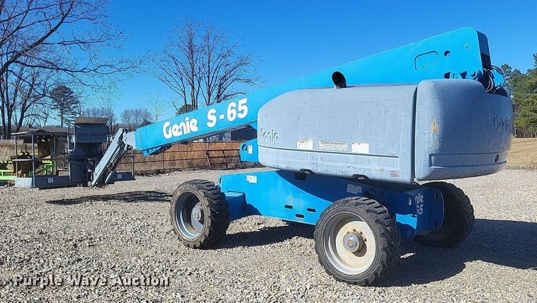 image for item MI9927 2004 Genie  S-65 boom lift