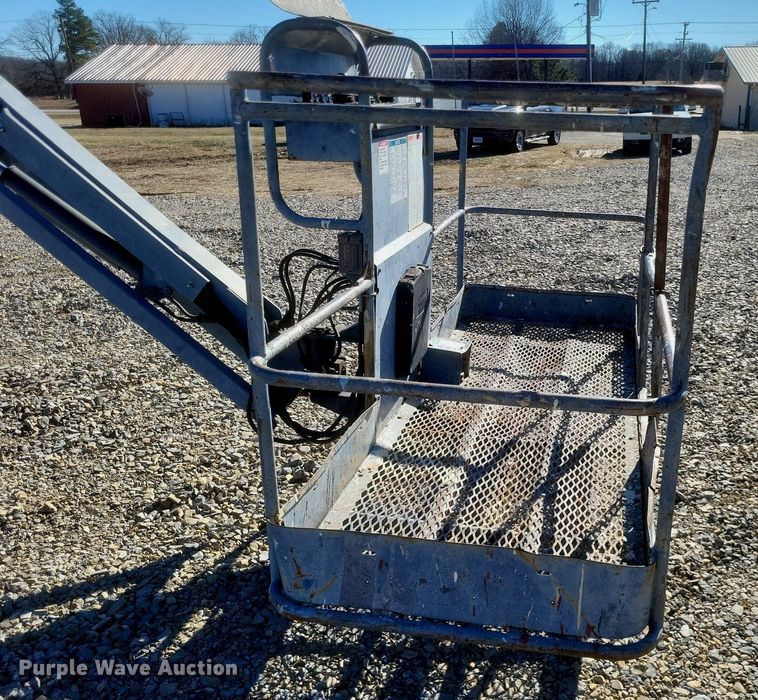 image for item MI9927 2004 Genie  S-65 boom lift