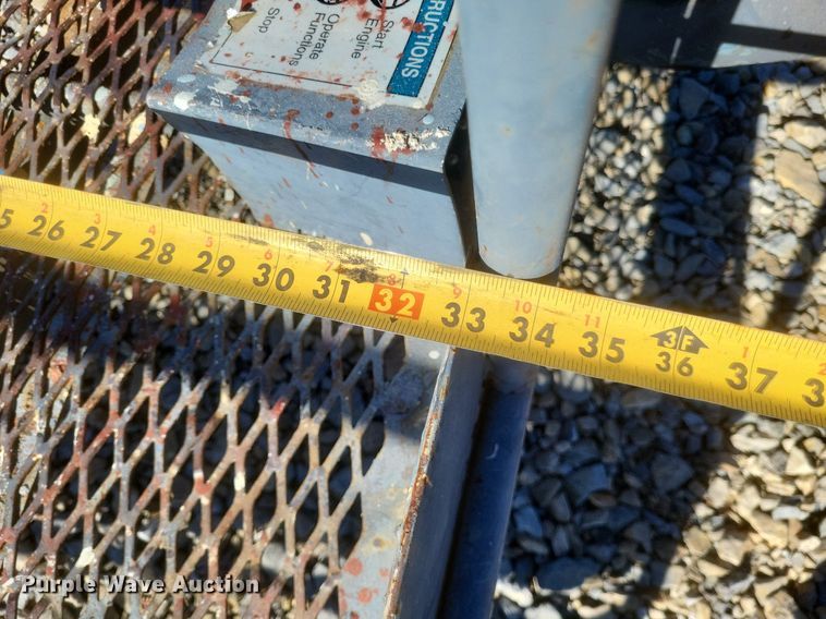 image for item MI9927 2004 Genie  S-65 boom lift