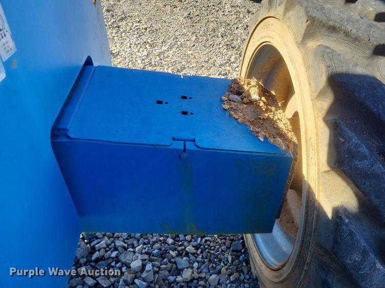 image for item MI9927 2004 Genie  S-65 boom lift