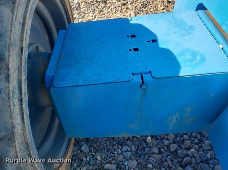 image for item MI9927 2004 Genie  S-65 boom lift