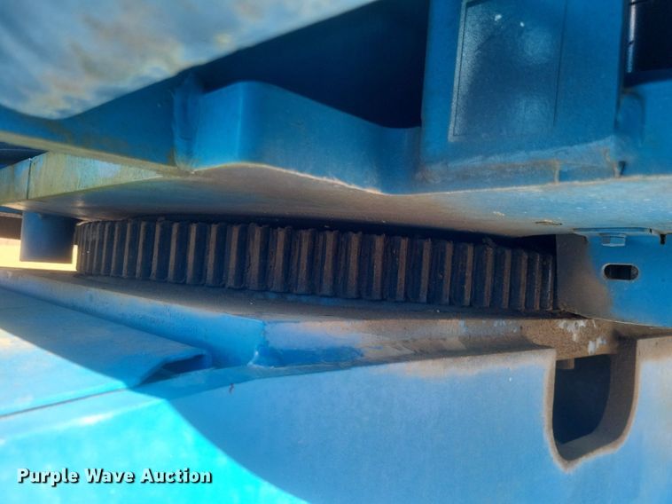 image for item MI9927 2004 Genie  S-65 boom lift