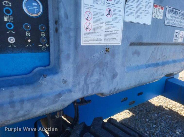 image for item MI9927 2004 Genie  S-65 boom lift