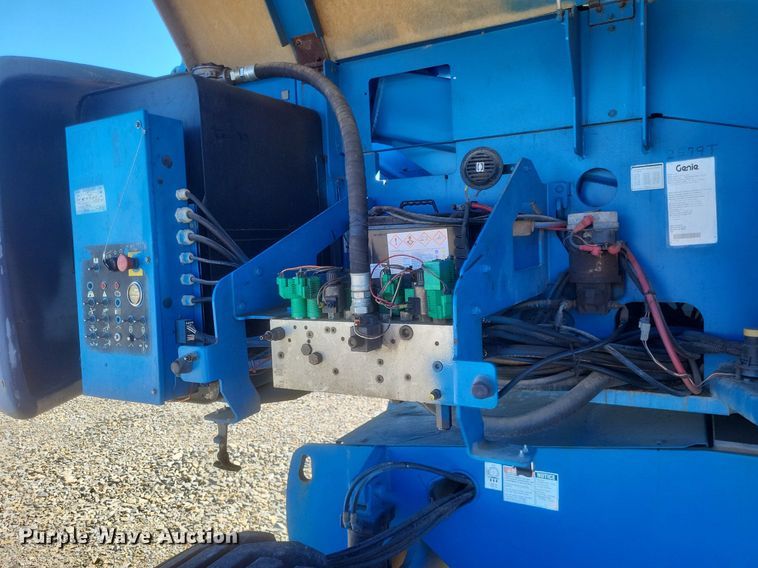 image for item MI9927 2004 Genie  S-65 boom lift