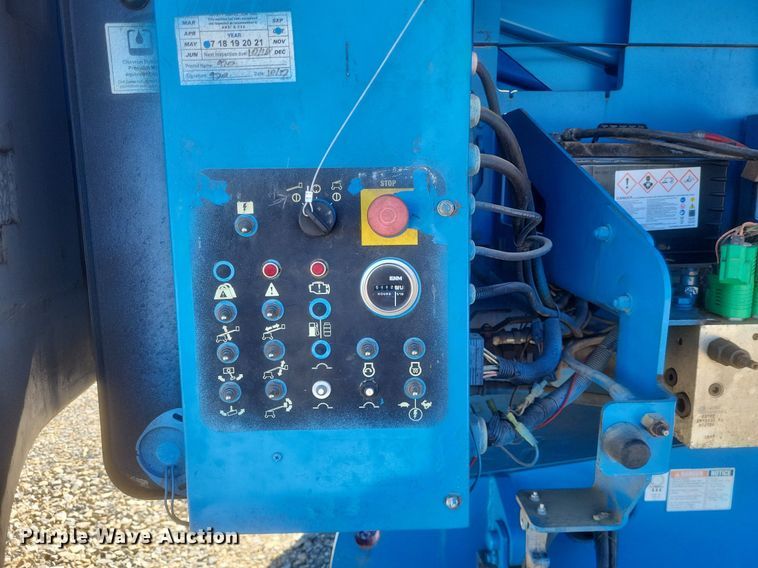 image for item MI9927 2004 Genie  S-65 boom lift