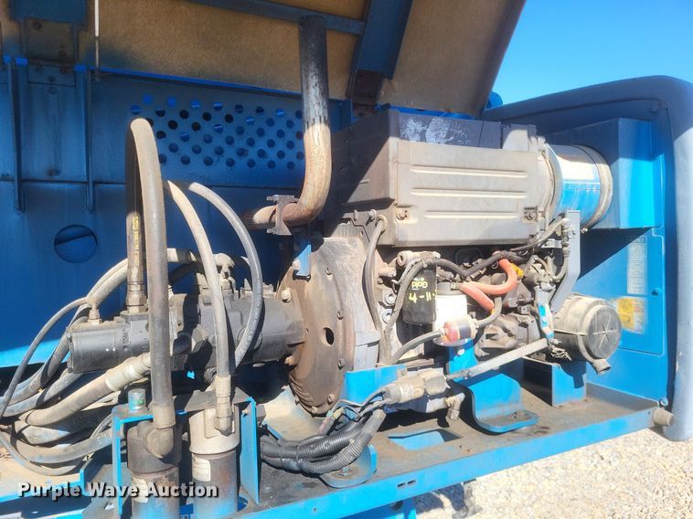 image for item MI9927 2004 Genie  S-65 boom lift