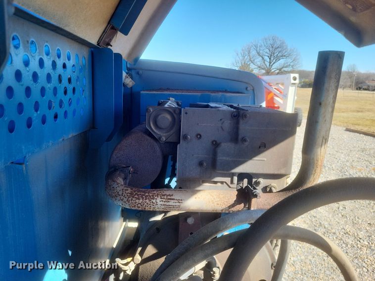 image for item MI9927 2004 Genie  S-65 boom lift