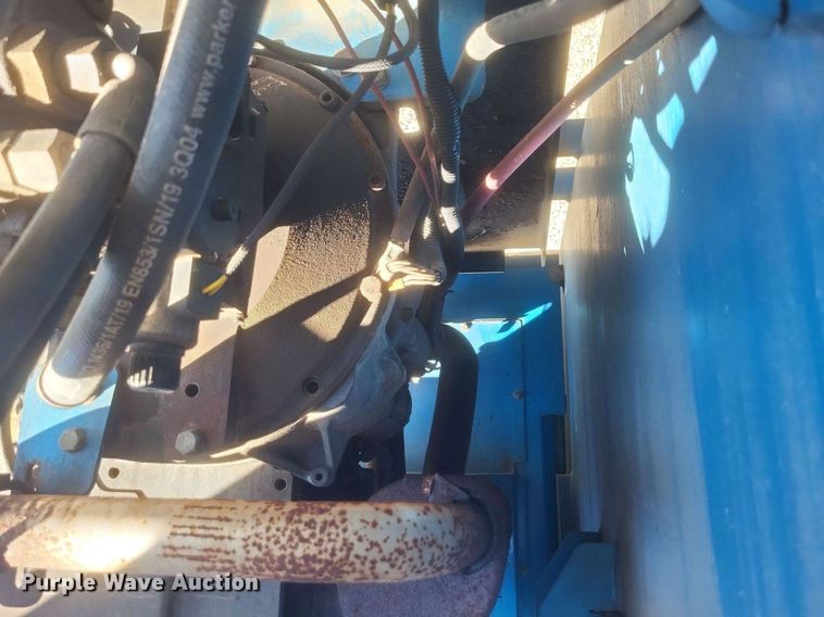 image for item MI9927 2004 Genie  S-65 boom lift