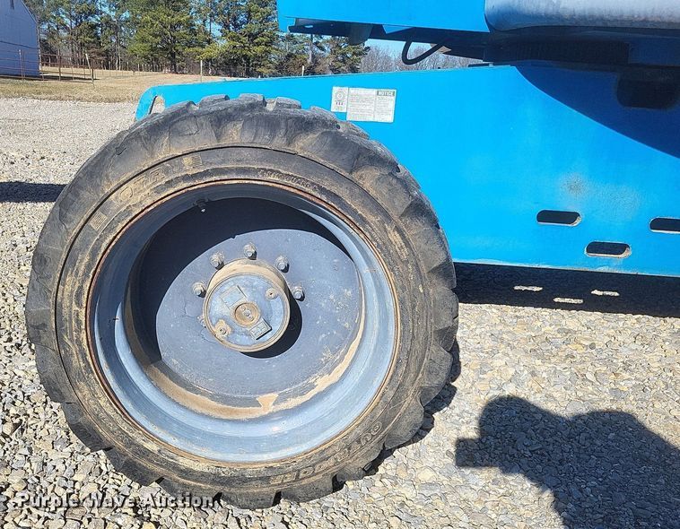 image for item MI9927 2004 Genie  S-65 boom lift