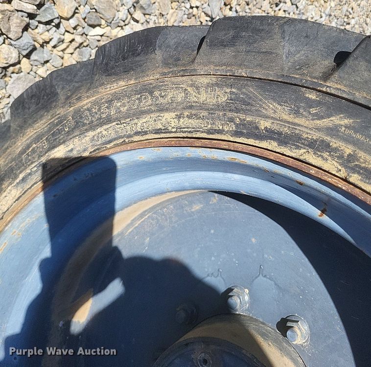 image for item MI9927 2004 Genie  S-65 boom lift