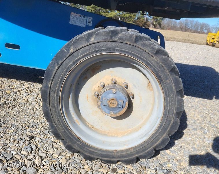 image for item MI9927 2004 Genie  S-65 boom lift