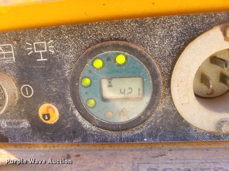 image for item MI9928 2009 Haulotte Optimum 1930E scissor lift