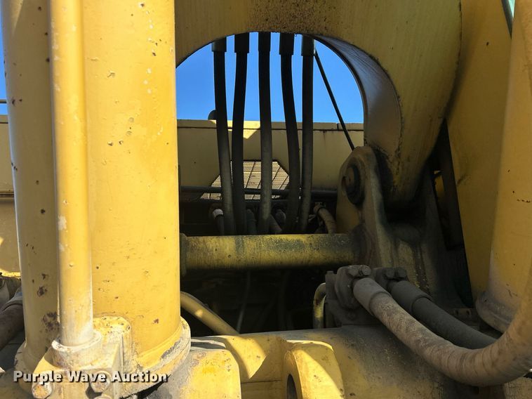 image for item MO9153 1988 Caterpillar 245 excavator