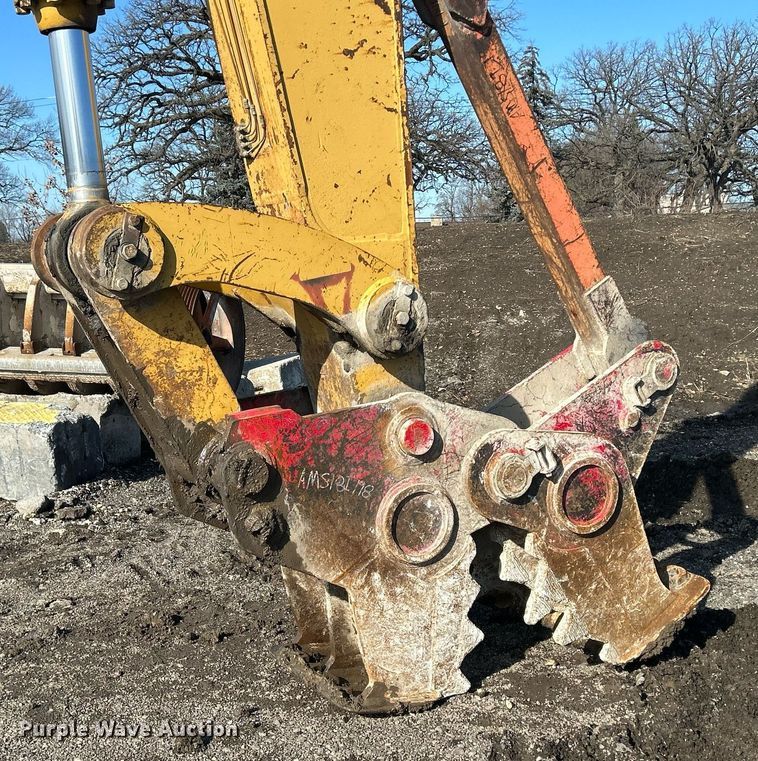 image for item MO9153 1988 Caterpillar 245 excavator