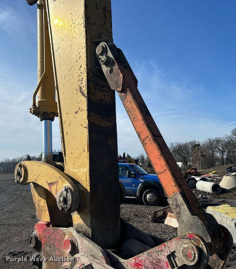 image for item MO9153 1988 Caterpillar 245 excavator