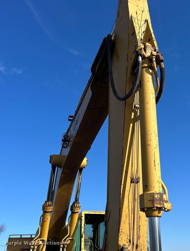 image for item MO9153 1988 Caterpillar 245 excavator