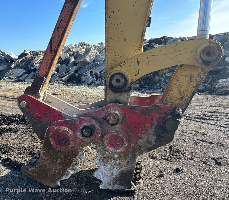 image for item MO9153 1988 Caterpillar 245 excavator