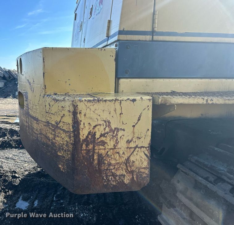 image for item MO9153 1988 Caterpillar 245 excavator