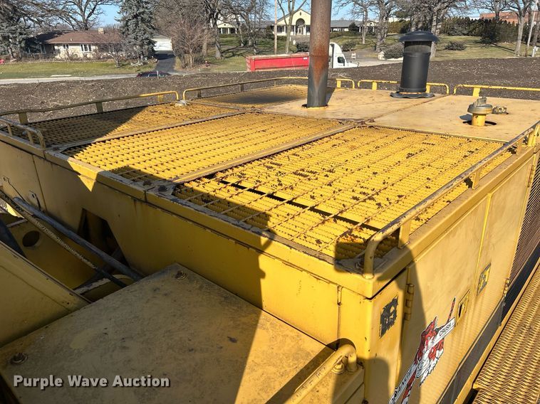 image for item MO9153 1988 Caterpillar 245 excavator