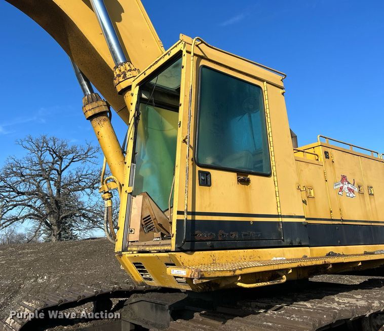 image for item MO9153 1988 Caterpillar 245 excavator