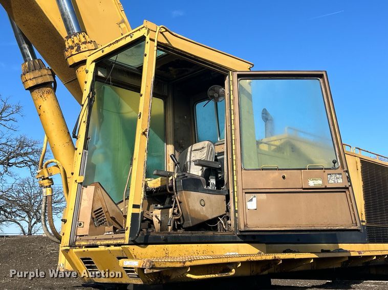 image for item MO9153 1988 Caterpillar 245 excavator