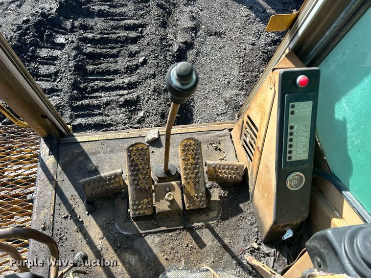 image for item MO9153 1988 Caterpillar 245 excavator