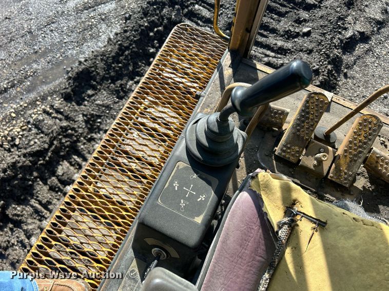 image for item MO9153 1988 Caterpillar 245 excavator