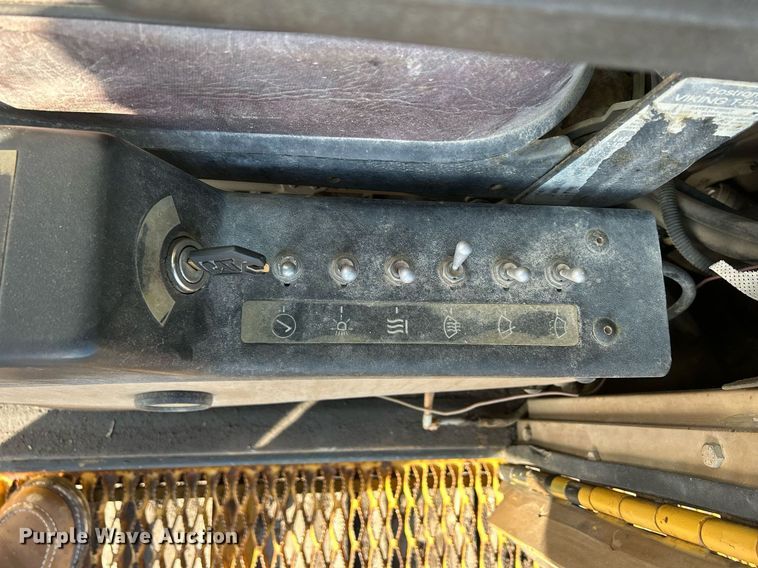 image for item MO9153 1988 Caterpillar 245 excavator