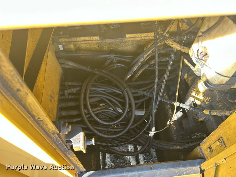image for item MO9153 1988 Caterpillar 245 excavator