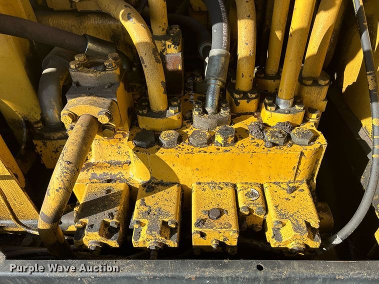 image for item MO9153 1988 Caterpillar 245 excavator