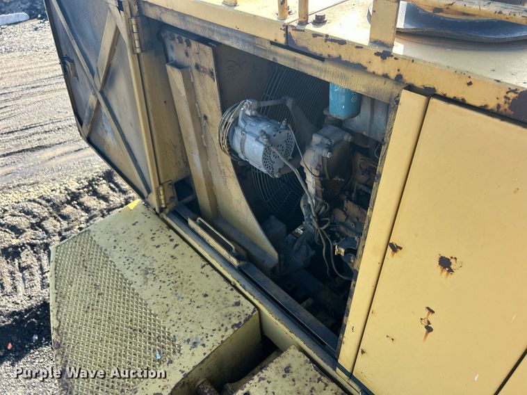 image for item MO9153 1988 Caterpillar 245 excavator