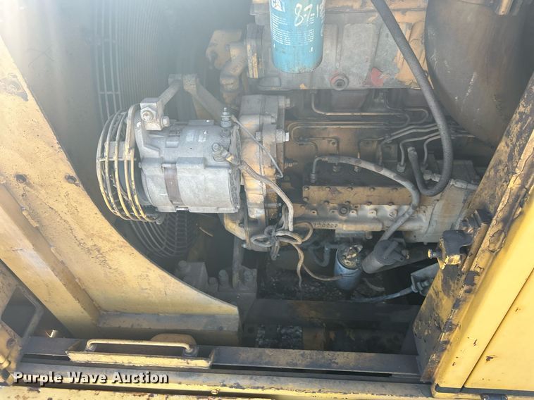 image for item MO9153 1988 Caterpillar 245 excavator