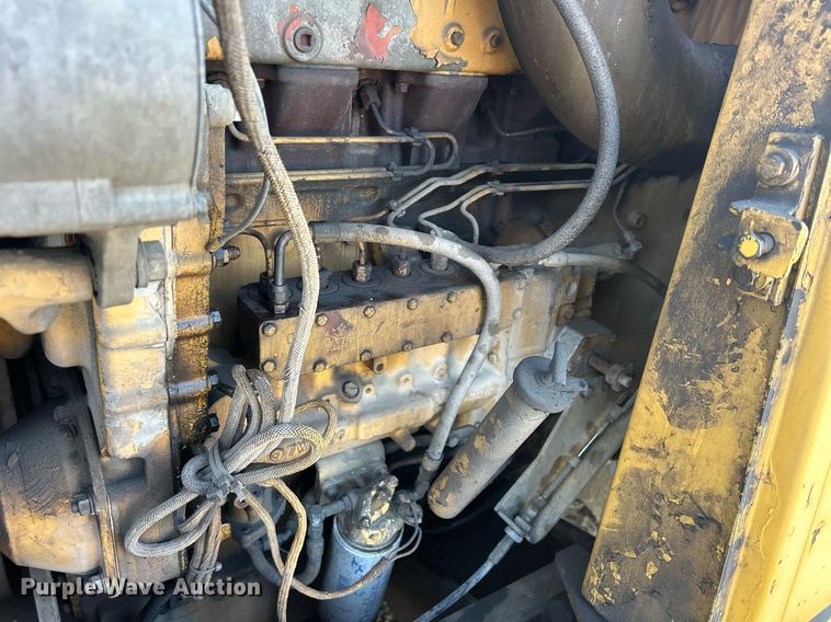 image for item MO9153 1988 Caterpillar 245 excavator