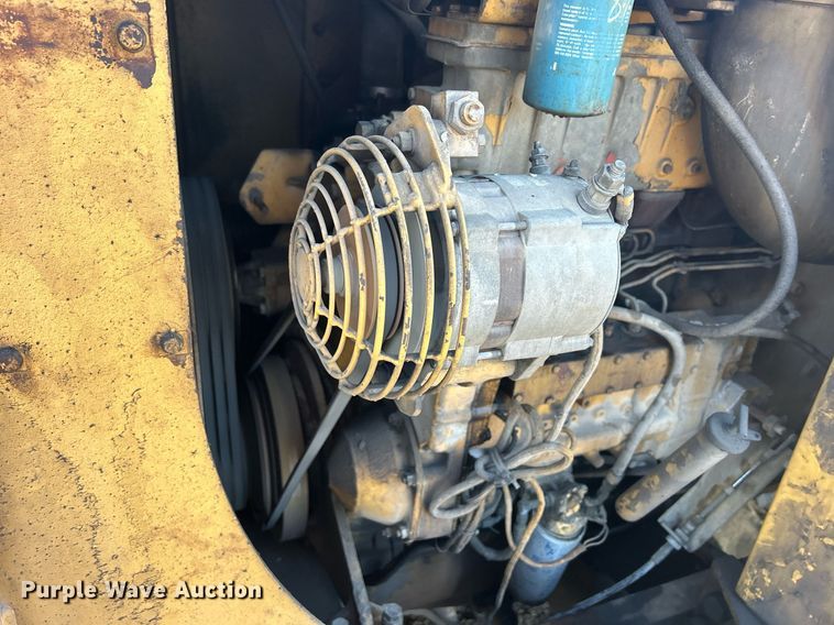 image for item MO9153 1988 Caterpillar 245 excavator