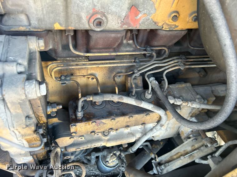 image for item MO9153 1988 Caterpillar 245 excavator