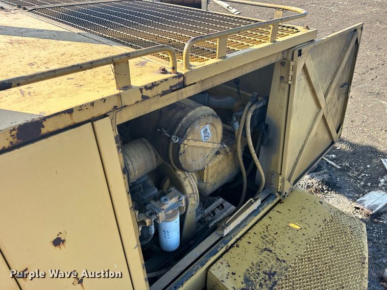 image for item MO9153 1988 Caterpillar 245 excavator