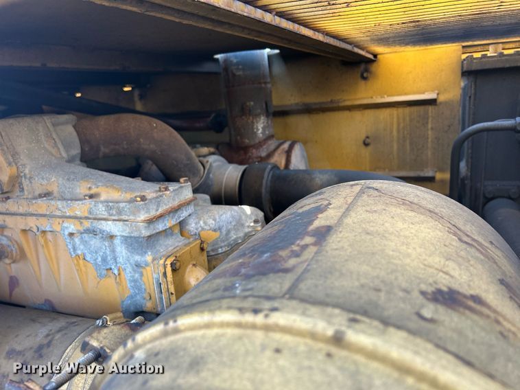 image for item MO9153 1988 Caterpillar 245 excavator